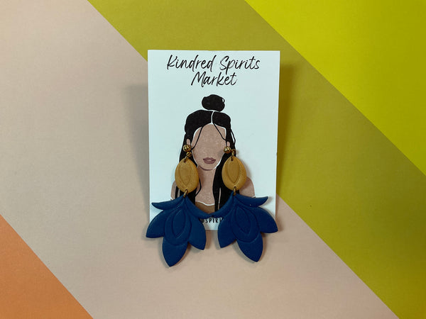 Kindred Spirits Market Earrings Style 432 - blue leaf - Jilly's Socks 'n Such