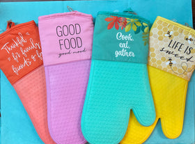 Krumbs Kitchen Homemade Happiness Oven Mitt