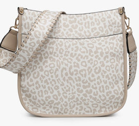 Jen & Co Chloe Crossbody Purse with Guitar Strap - Cheetah