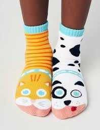 Pals Mismatched Kid’s Grip Socks - Cat & Dog