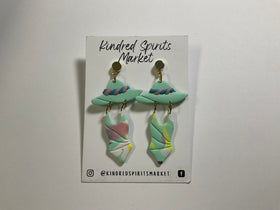 Kindred Spirits Market Earrings Style 843 - swimsuit and hat