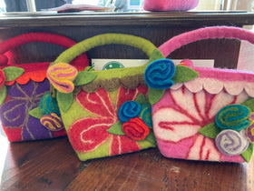 Felted purse, shorty handle